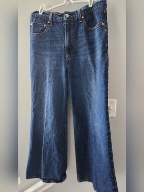 Levi's Ribcage Bell Jeans Size 31